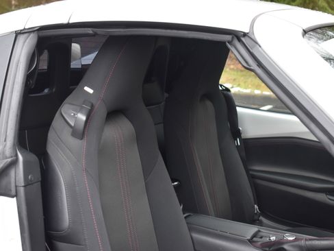 Used 2018 MAZDA MX-5 Miata RF Club image 27