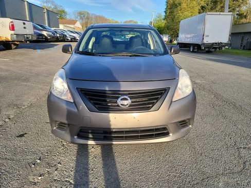 Used 2013 Nissan Versa S Plus FWD image 2