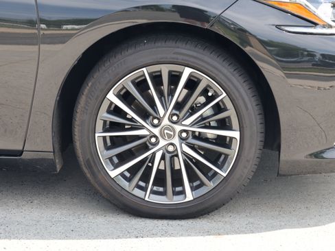 Used 2023 Lexus ES 350 w/ Premium Package FWD image 11