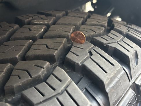 Used 2025 Chevrolet Silverado 1500 ZR2 w/ Technology Package image 15