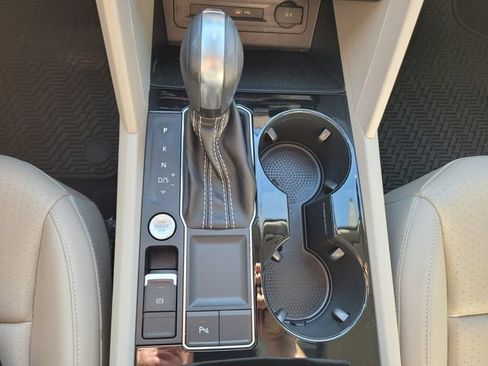 Used 2021 Volkswagen Atlas SEL R-Line image 28