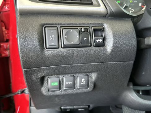 Used 2016 Nissan Sentra SL w/ Technology Package image 19