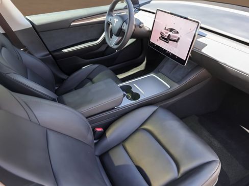 Used 2023 Tesla Model 3 Standard Range RWD image 26