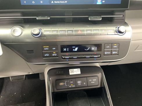 Used 2024 Hyundai Kona SEL w/ Convenience Package AWD/4WD image 17