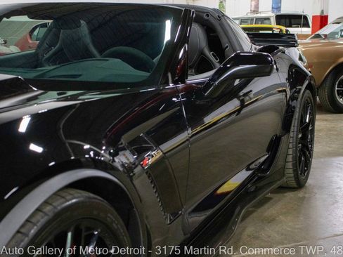 Used 2016 Chevrolet Corvette Z06 w/ 3LZ Preferred Equipment Group RWD image 22