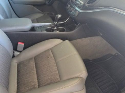 Used 2019 Chevrolet Impala LT FWD image 5