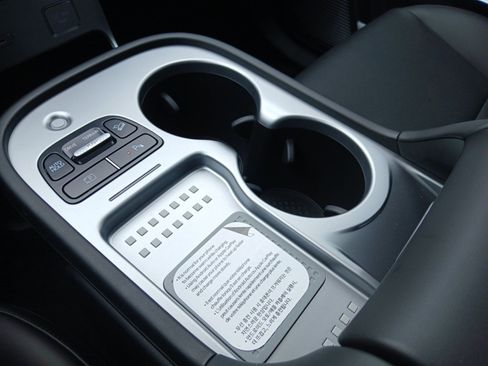 New 2026 Hyundai Ioniq 9 Calligraphy image 19