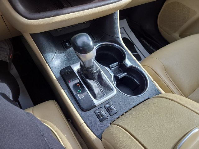 Used 2019 Toyota Highlander XLE AWD/4WD image 25