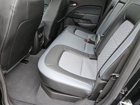 Used 2022 Chevrolet Colorado Z71 AWD/4WD image 9