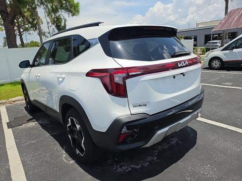 Used 2025 Kia Seltos EX w/ EX Sunroof Package AWD/4WD image 14