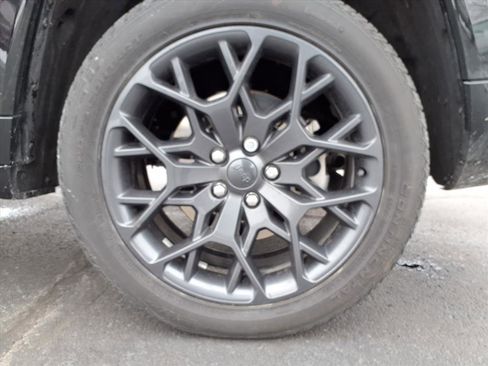 Used 2024 Jeep Grand Cherokee L Summit image 38