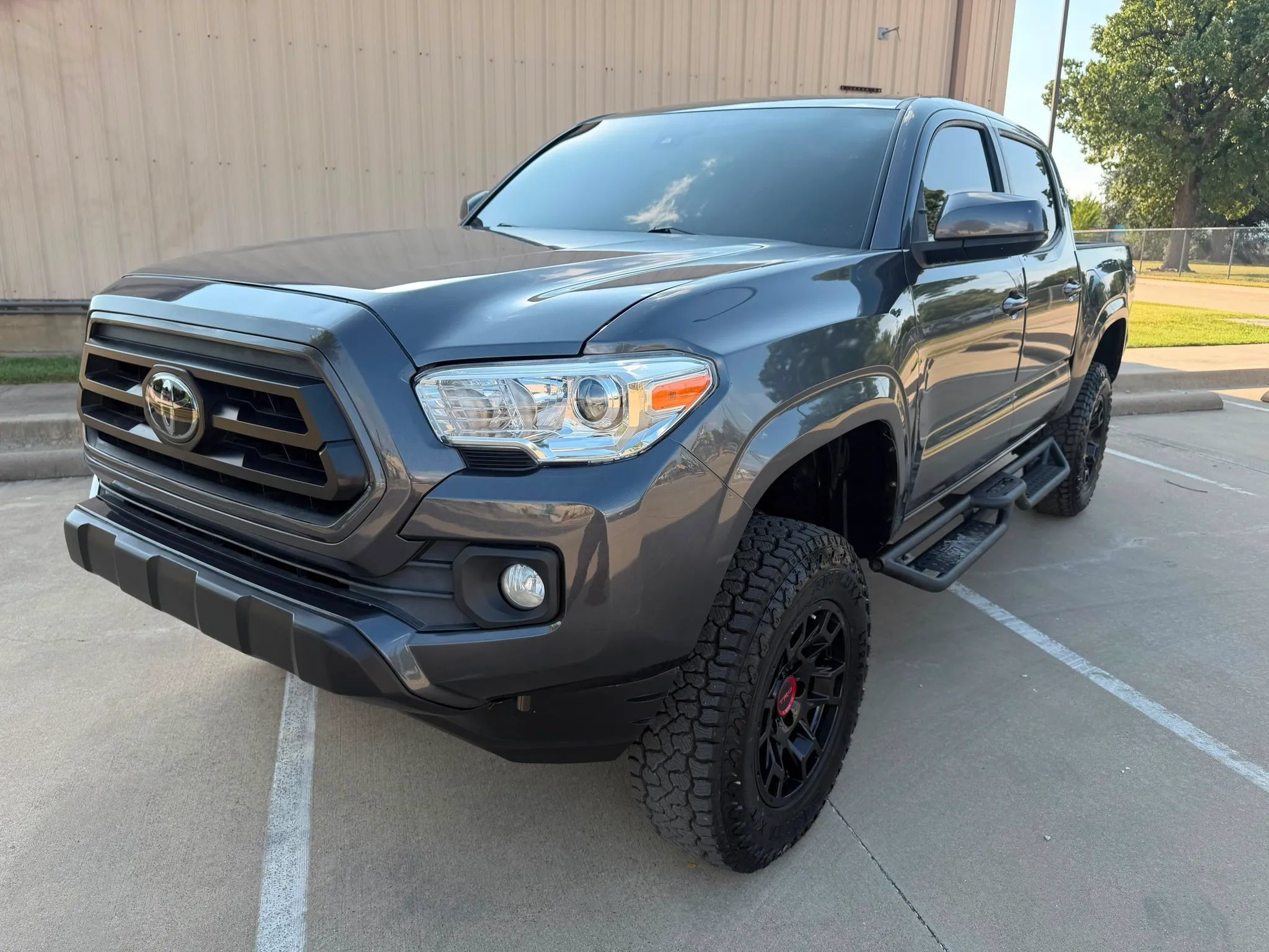 Used 2020 Toyota Tacoma SR w/ SR Convenience Package RWD image 2