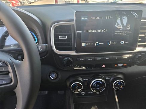 New 2025 Hyundai Venue SEL image 11