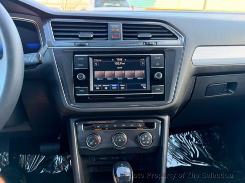 Used 2022 Volkswagen Tiguan S image 32