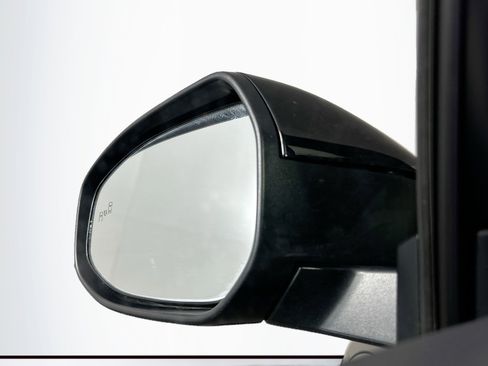 Used 2025 Toyota Prius LE image 16