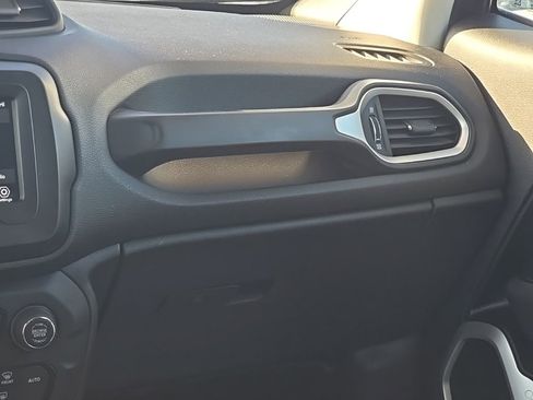 Certified 2019 Jeep Renegade Latitude image 26