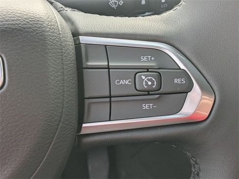 New 2026 Jeep Compass Latitude image 18