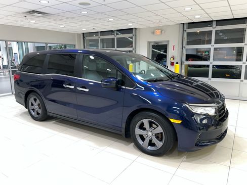 Used 2024 Honda Odyssey EX image 1