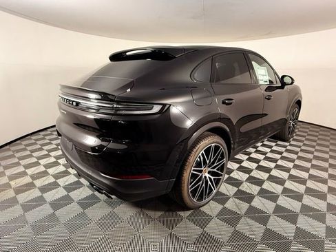 New 2025 Porsche Cayenne Coupe image 7