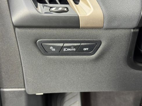 Used 2022 BMW iX xDrive50 w/ Premium Package image 18