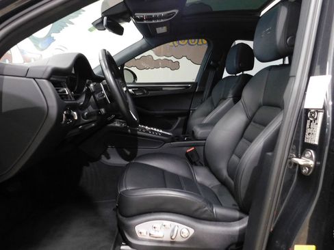 Used 2021 Porsche Macan GTS AWD/4WD image 28