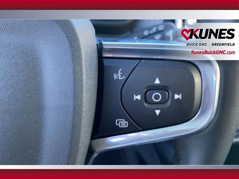 Used 2024 Volvo XC40 B5 Core image 14