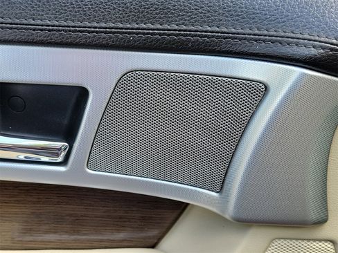 Used 2014 Jaguar XF image 26