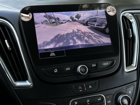 Used 2024 Chevrolet Malibu LT FWD image 18