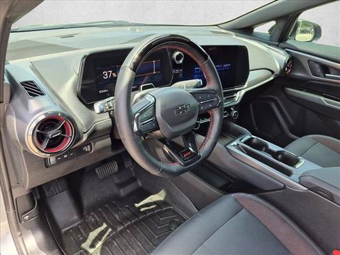 Used 2024 Chevrolet Equinox EV RS FWD image 9