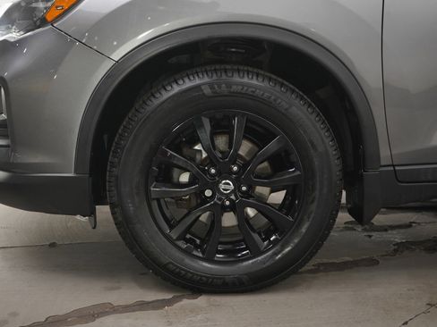 Used 2017 Nissan Rogue SV w/ Midnight Edition Package image 30