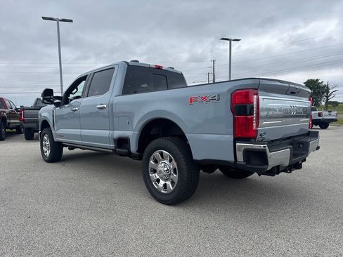 New 2026 Ford F250 4x4 Crew Cab Super Duty image 4