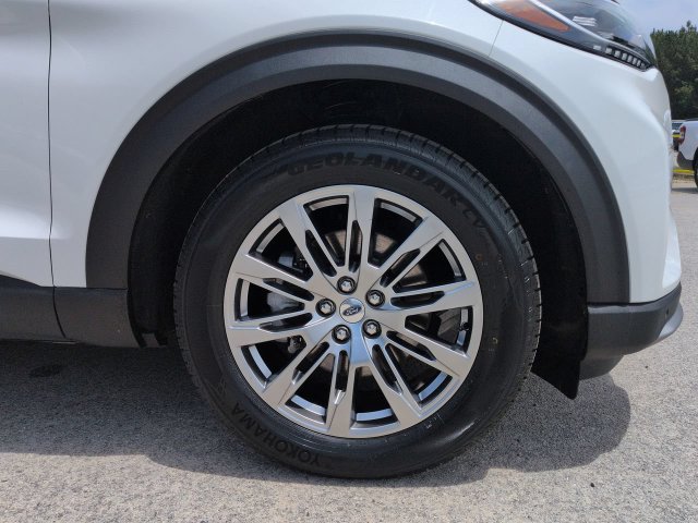 Used 2025 Ford Explorer Platinum RWD image 12
