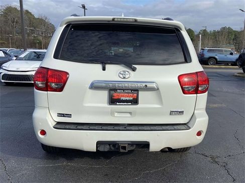Used 2017 Toyota Sequoia Platinum image 4