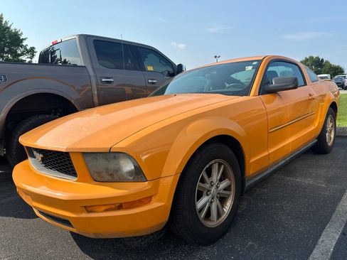 Used 2008 Ford Mustang Premium RWD image 1