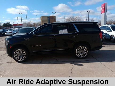 Used 2023 GMC Yukon Denali Ultimate image 8