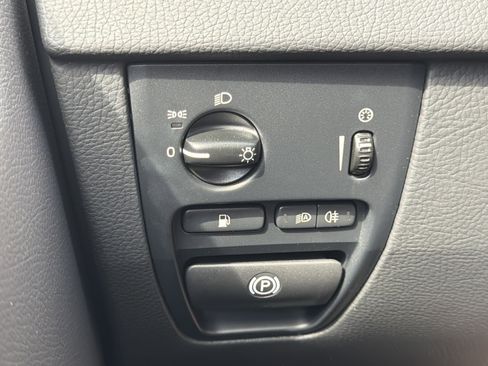 Used 2014 Volvo XC90 3.2 R-Design image 24