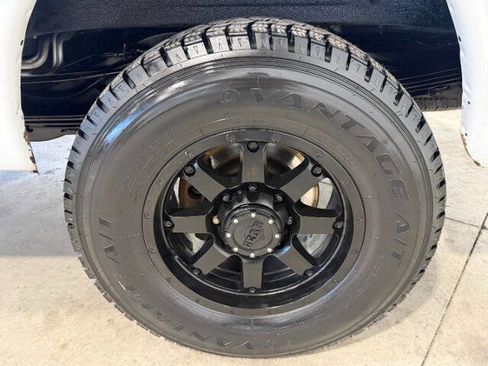 Used 2018 Chevrolet Express 3500 LT w/ LT Preferred Equipment Group image 18