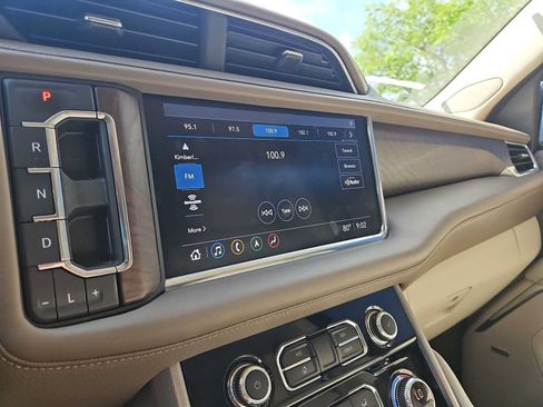 Certified 2021 GMC Yukon XL Denali AWD/4WD image 29