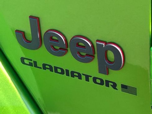 Used 2025 Jeep Gladiator Rubicon AWD/4WD image 15