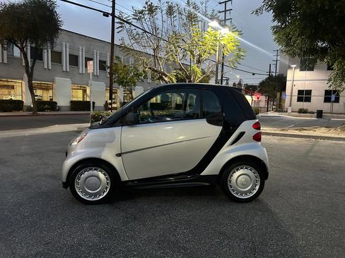 Used 2014 smart fortwo pure image 13