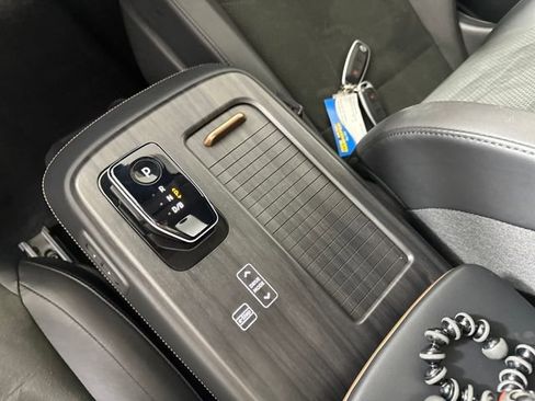 Used 2023 Nissan Ariya AWD image 20