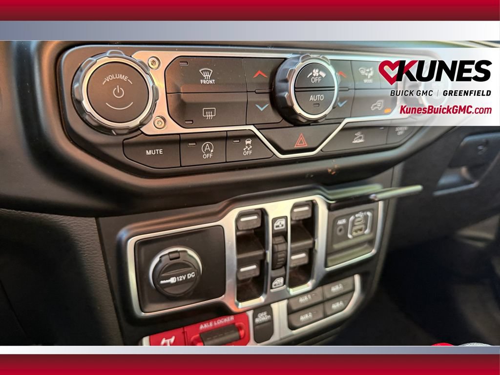 Used 2022 Jeep Gladiator Mojave w/ Trailer Tow Package AWD/4WD image 15