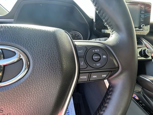 Certified 2021 Toyota Venza LE image 20