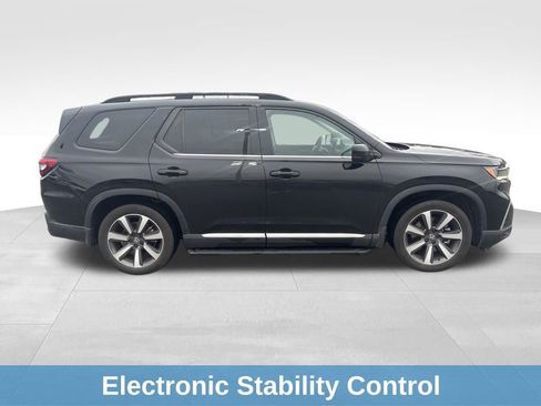 Used 2024 Honda Pilot Touring image 10