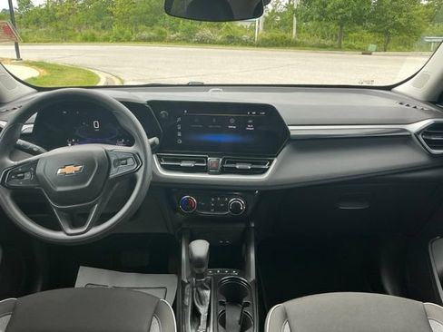 Used 2024 Chevrolet TrailBlazer LT w/ Driver Confidence Package FWD image 21