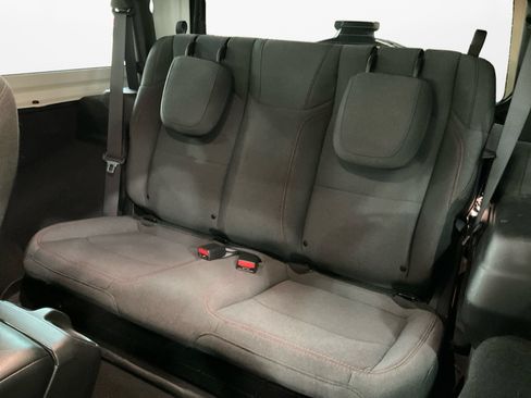 Used 2024 Jeep Wrangler Rubicon AWD/4WD image 13