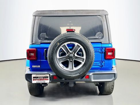 Used 2022 Jeep Wrangler Unlimited Sahara w/ LED Lighting Group AWD/4WD image 6