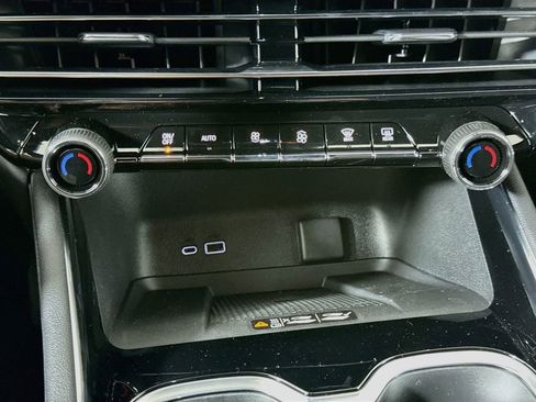 New 2026 Chevrolet Traverse LT w/ Midnight/Sport Edition FWD image 16