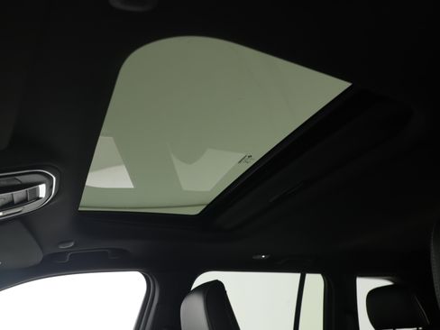 New 2025 Jeep Grand Cherokee Altitude image 20