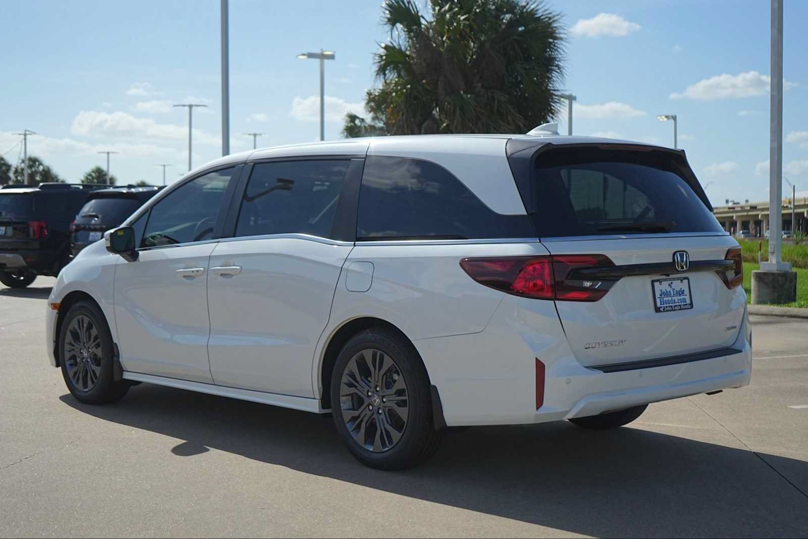 New 2027 Honda Odyssey Touring image 4